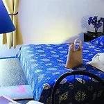 Hotel Du Stade Ex Kyriad Direct Lille Est Stade Pierre Mauroy 2*